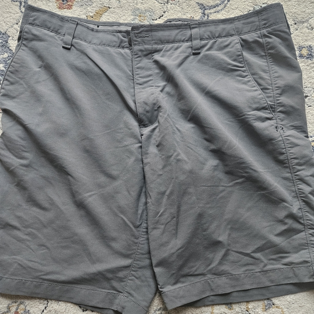 Under Armour Heatgear shorts 42